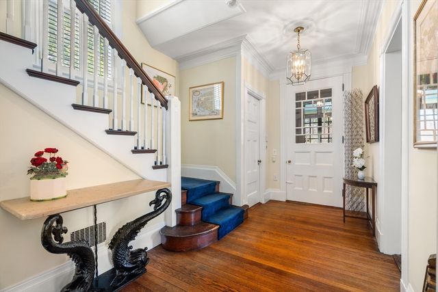 6 Mercer Circle, Cambridge, MA 02138