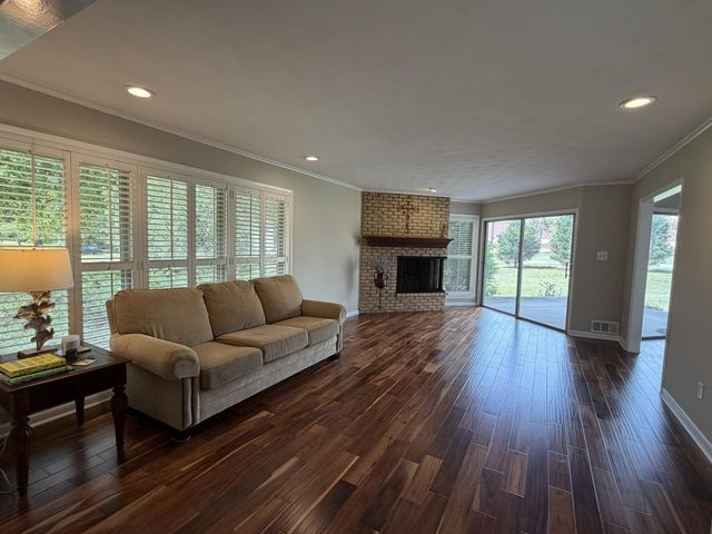 544 PETERSON LAKE RD, Collierville, TN 38017