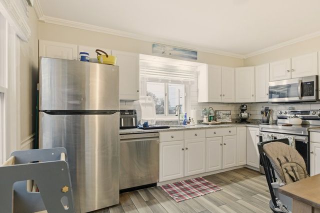 23 Cypress Street, Portsmouth, RI 02871