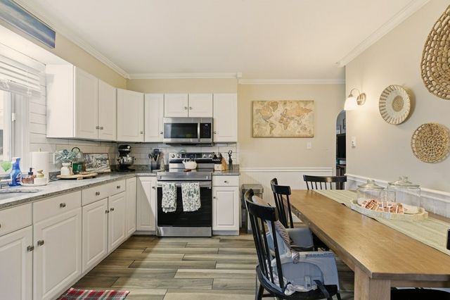23 Cypress Street, Portsmouth, RI 02871