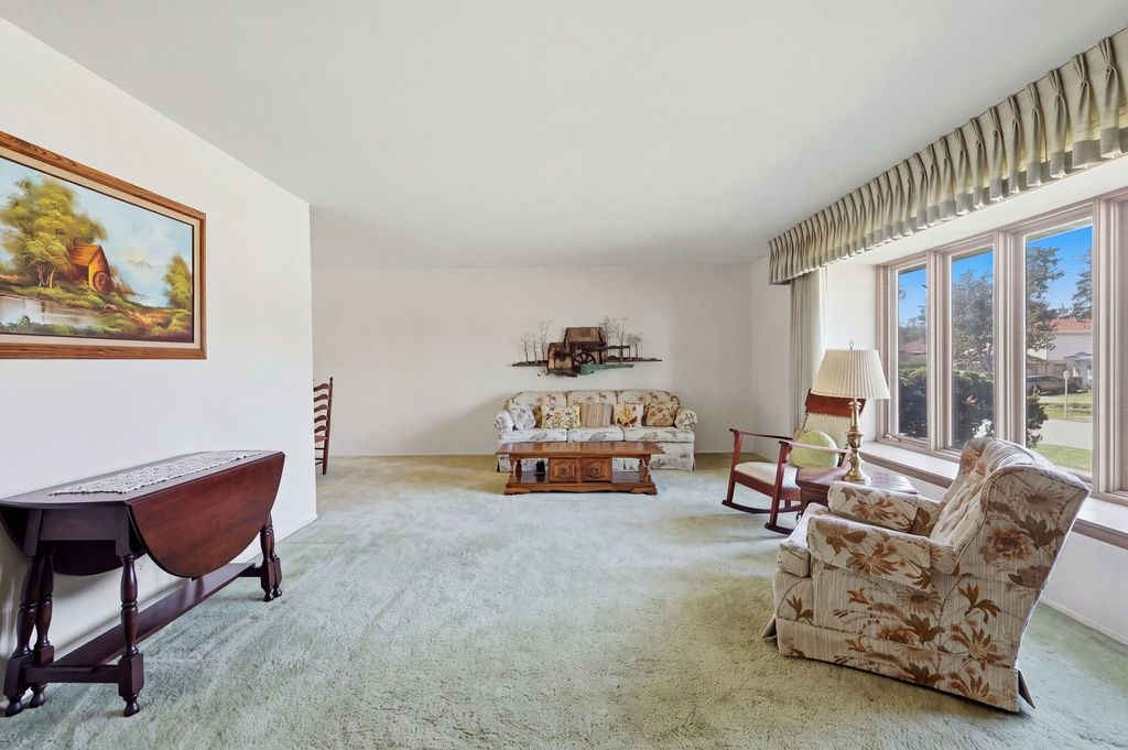 539 Sandy Lane, Des Plaines, IL 60016 — photo 3