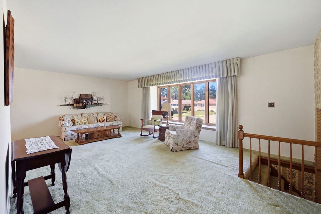 539 Sandy Lane, Des Plaines, IL 60016 — photo 4