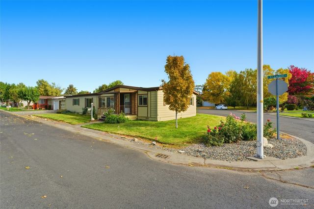 1023 SE Dove Lane, College Place, WA 99324