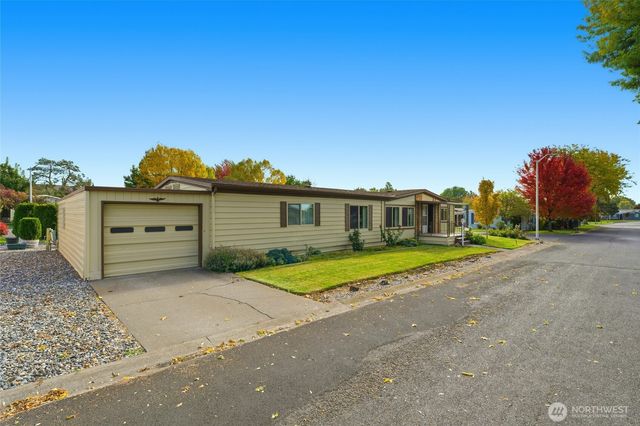 1023 SE Dove Lane, College Place, WA 99324