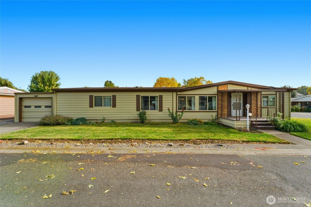 1023 SE Dove Lane, College Place, WA 99324