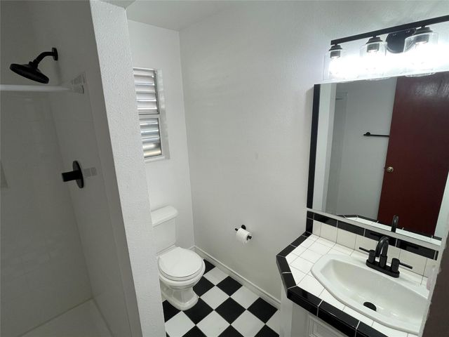 257 Barracuda, Bayou Vista, TX 77563