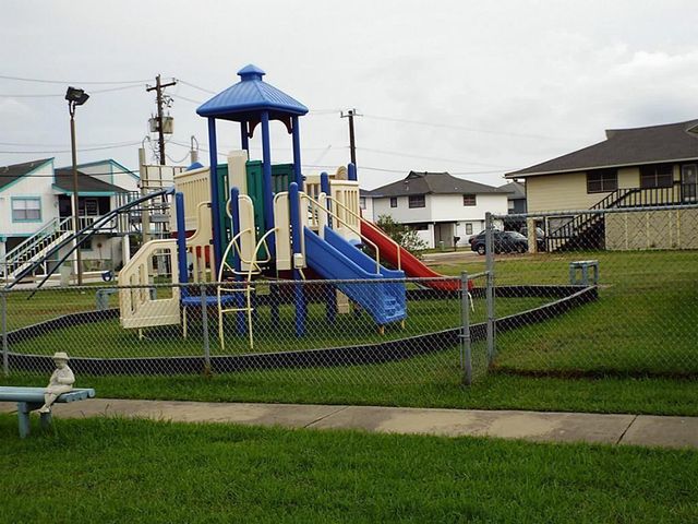 257 Barracuda, Bayou Vista, TX 77563