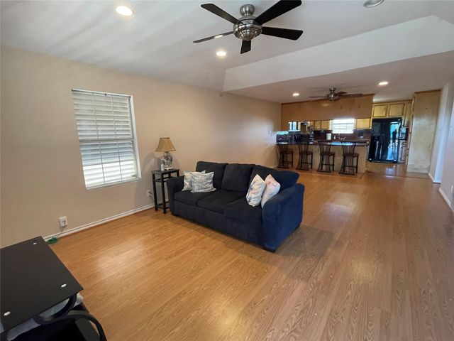 257 Barracuda, Bayou Vista, TX 77563