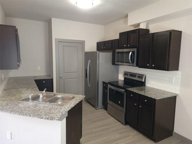 10604 Tube Drive 103, Hurst, TX 76053