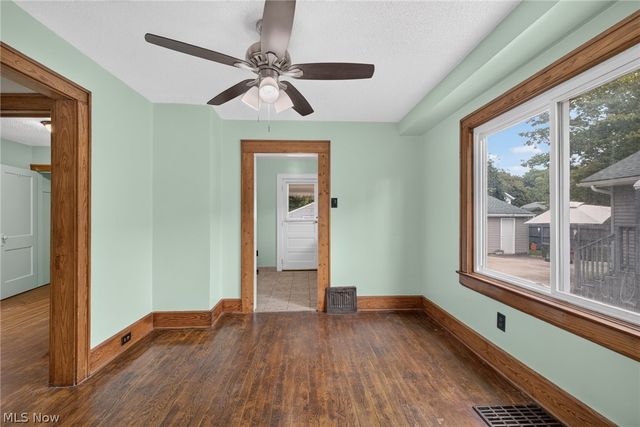1891 Ford Avenue, Akron, OH 44305