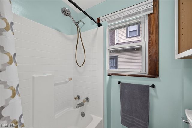 1891 Ford Avenue, Akron, OH 44305