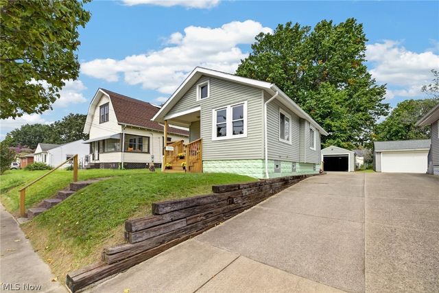 1891 Ford Avenue, Akron, OH 44305