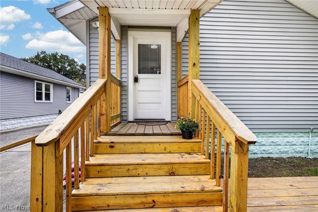 1891 Ford Avenue, Akron, OH 44305