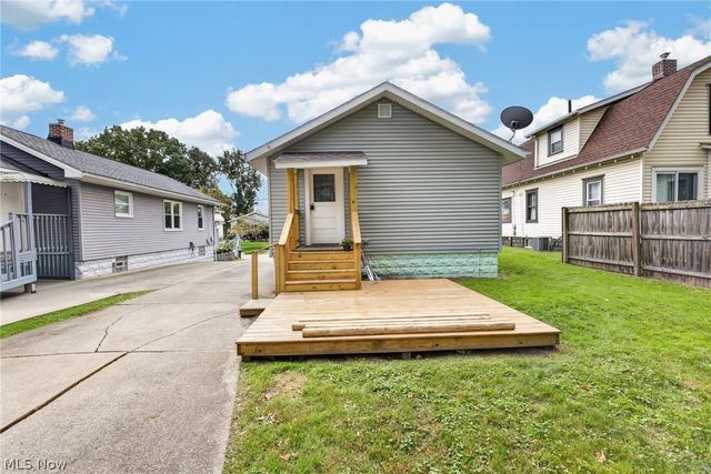 1891 Ford Avenue, Akron, OH 44305