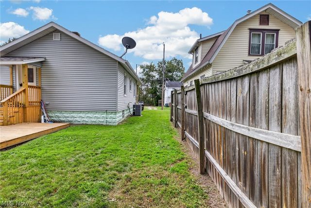 1891 Ford Avenue, Akron, OH 44305