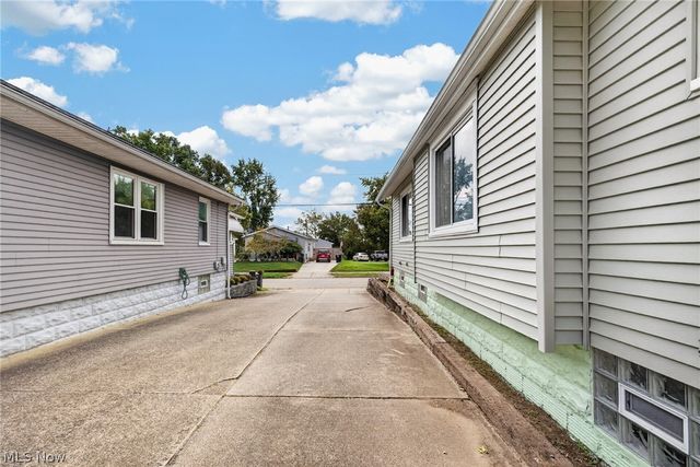 1891 Ford Avenue, Akron, OH 44305