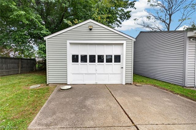 1891 Ford Avenue, Akron, OH 44305