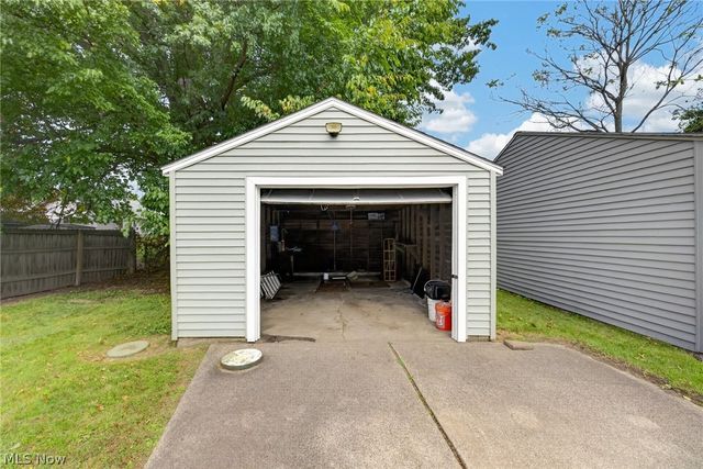 1891 Ford Avenue, Akron, OH 44305