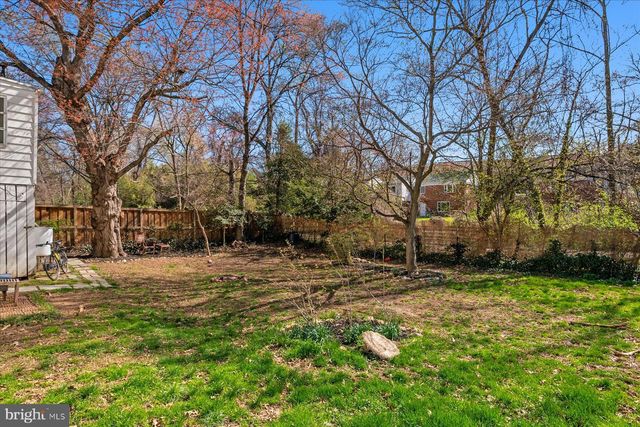 8501 GARLAND AVE, Takoma Park, MD 20912