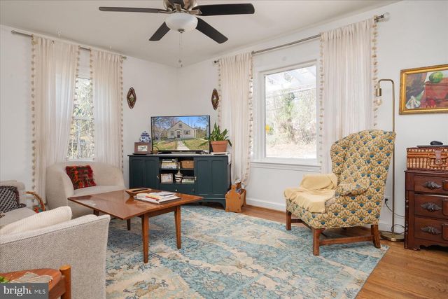 8501 GARLAND AVE, Takoma Park, MD 20912