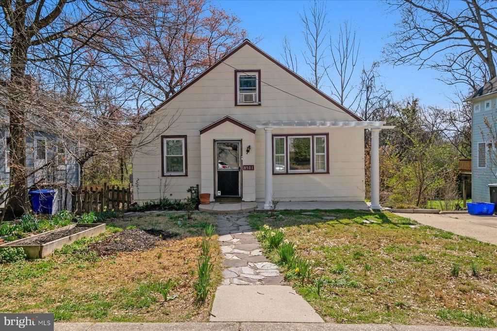 8501 GARLAND AVE, Takoma Park, MD 20912