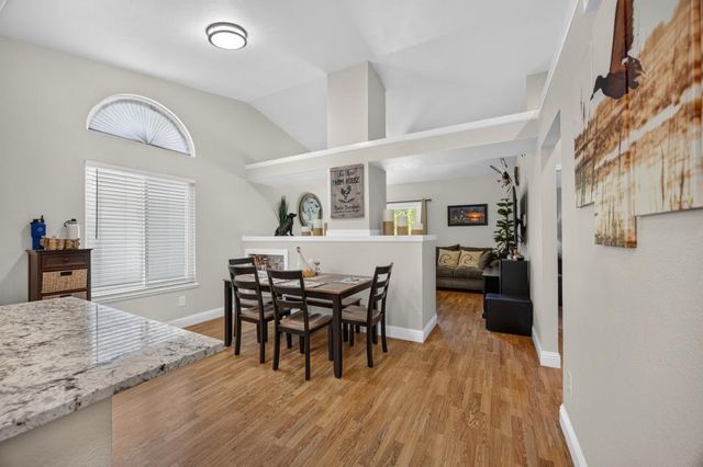 7157 Springmont Dr, Elk Grove, CA 95758