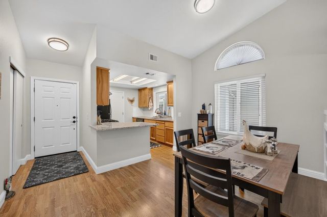 7157 Springmont Dr, Elk Grove, CA 95758