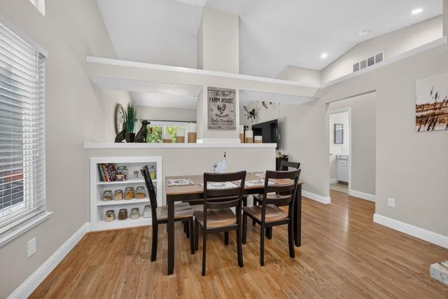7157 Springmont Dr, Elk Grove, CA 95758