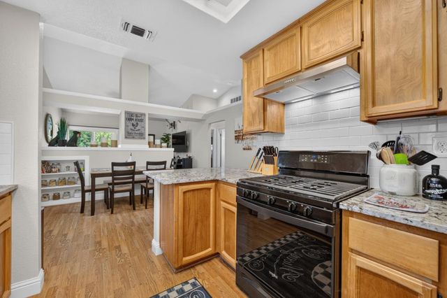 7157 Springmont Dr, Elk Grove, CA 95758