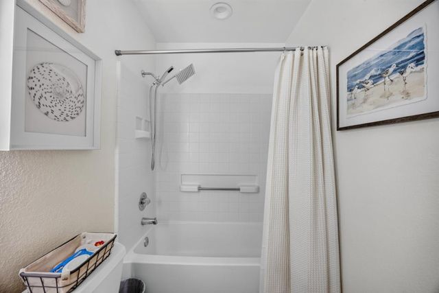 7157 Springmont Dr, Elk Grove, CA 95758