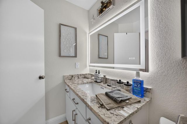 7157 Springmont Dr, Elk Grove, CA 95758