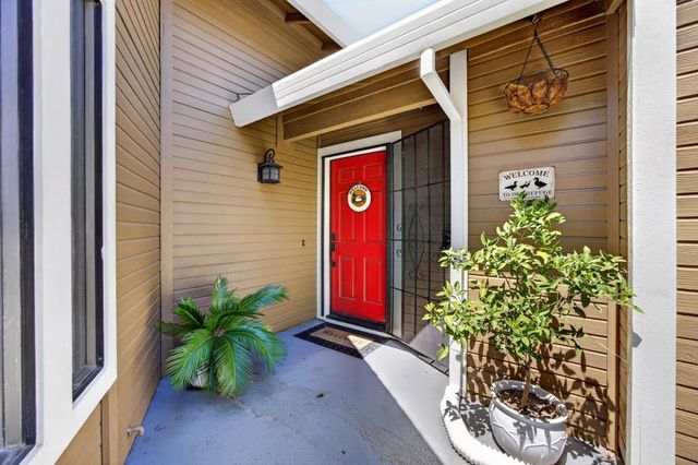 7157 Springmont Dr, Elk Grove, CA 95758