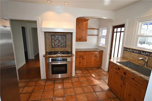 162 Glendora Ave., Long Beach, CA 90803