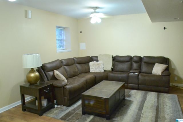 1219 25TH AVENUE N, Hueytown, AL 35023