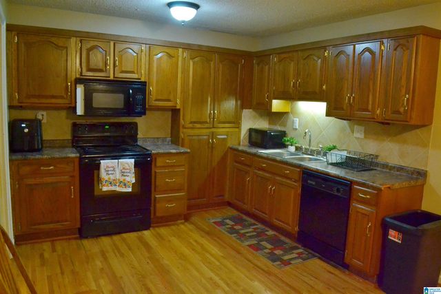 1219 25TH AVENUE N, Hueytown, AL 35023