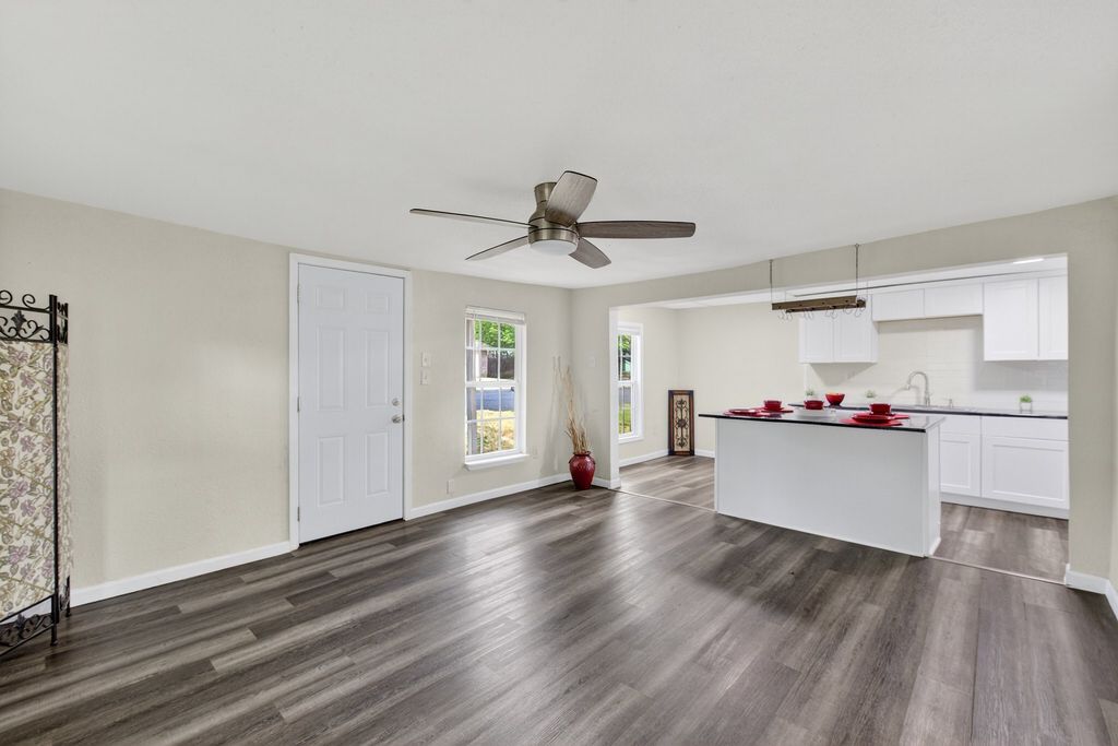 1008 Van Winkle Street, Weatherford, TX 76086