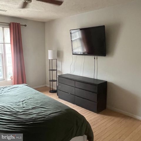 24 INVERNESS CIR, Marlton, NJ 08053