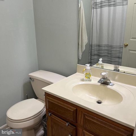 24 INVERNESS CIR, Marlton, NJ 08053