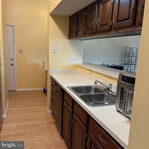 24 INVERNESS CIR, Marlton, NJ 08053