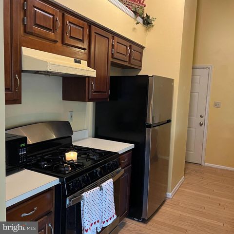 24 INVERNESS CIR, Marlton, NJ 08053