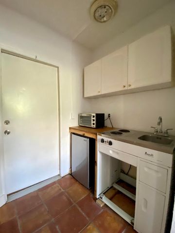 250 Seminole Avenue 3, Palm Beach, FL 33480