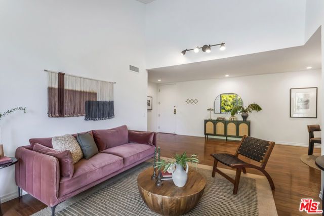 4080 Via Marisol 334, Los Angeles, CA 90042