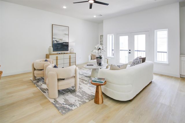 1214 W 24th Street A, Houston, TX 77008