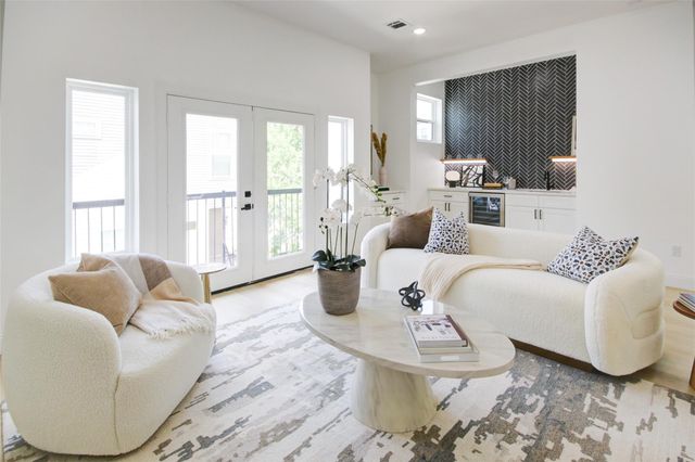 1214 W 24th Street A, Houston, TX 77008