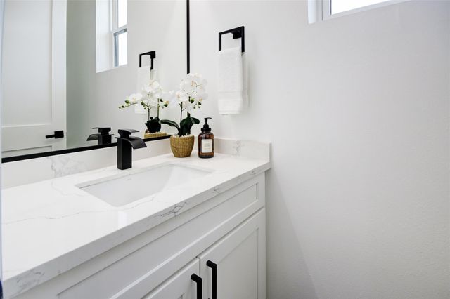 1214 W 24th Street A, Houston, TX 77008