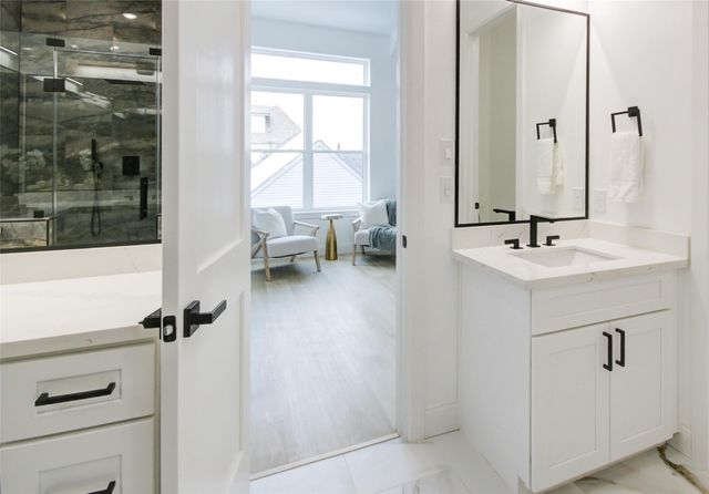 1214 W 24th Street A, Houston, TX 77008