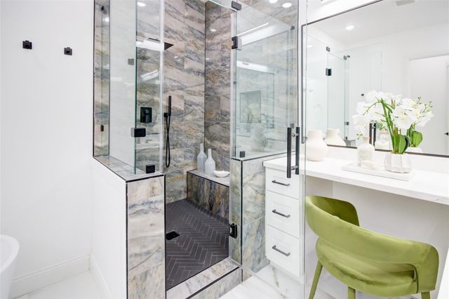 1214 W 24th Street A, Houston, TX 77008