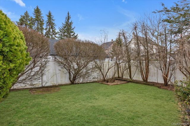 13 Everett Street, Lynbrook, NY 11563