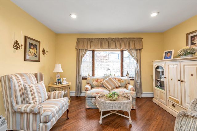 13 Everett Street, Lynbrook, NY 11563