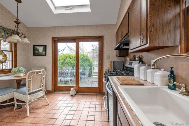 13 Everett Street, Lynbrook, NY 11563